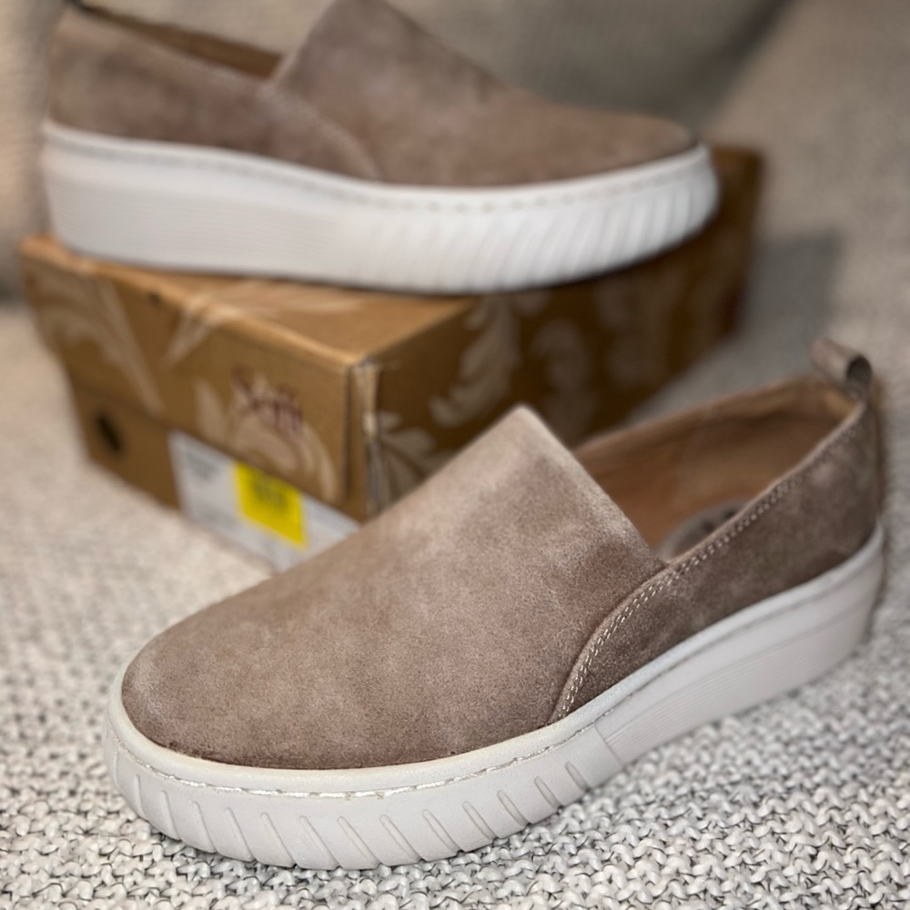 Söfft Tan Potina Slip-On Sneakers